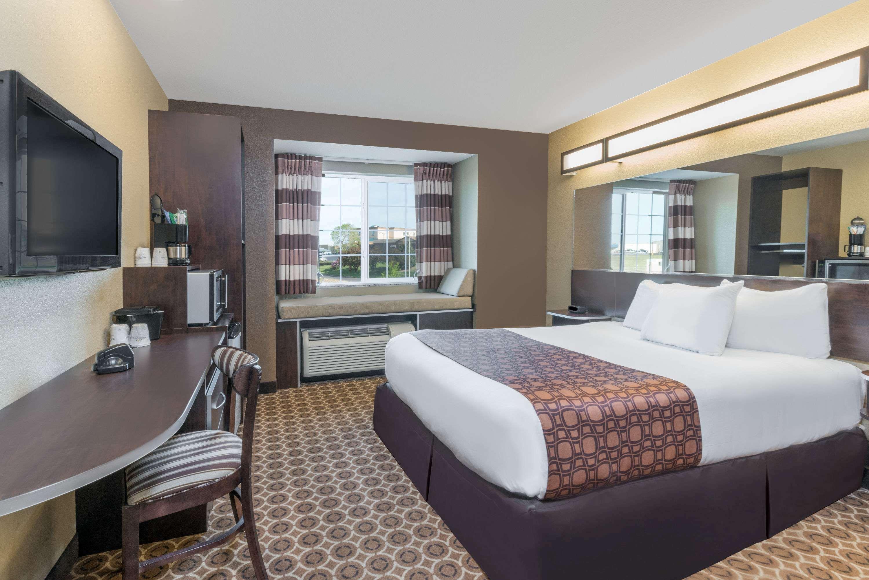 Microtel Inn & Suites By Wyndham Dickinson Exterior foto