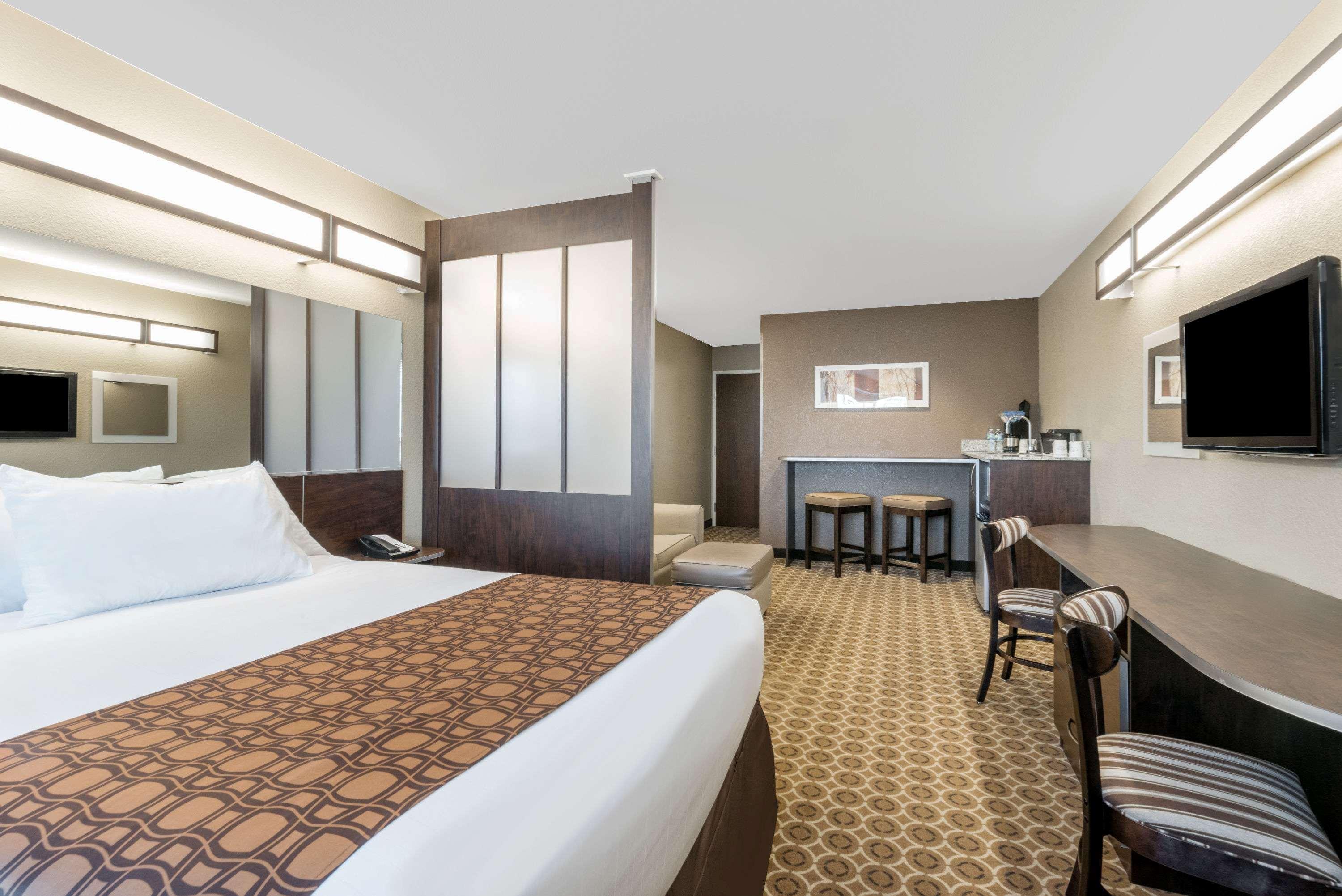 Microtel Inn & Suites By Wyndham Dickinson Exterior foto