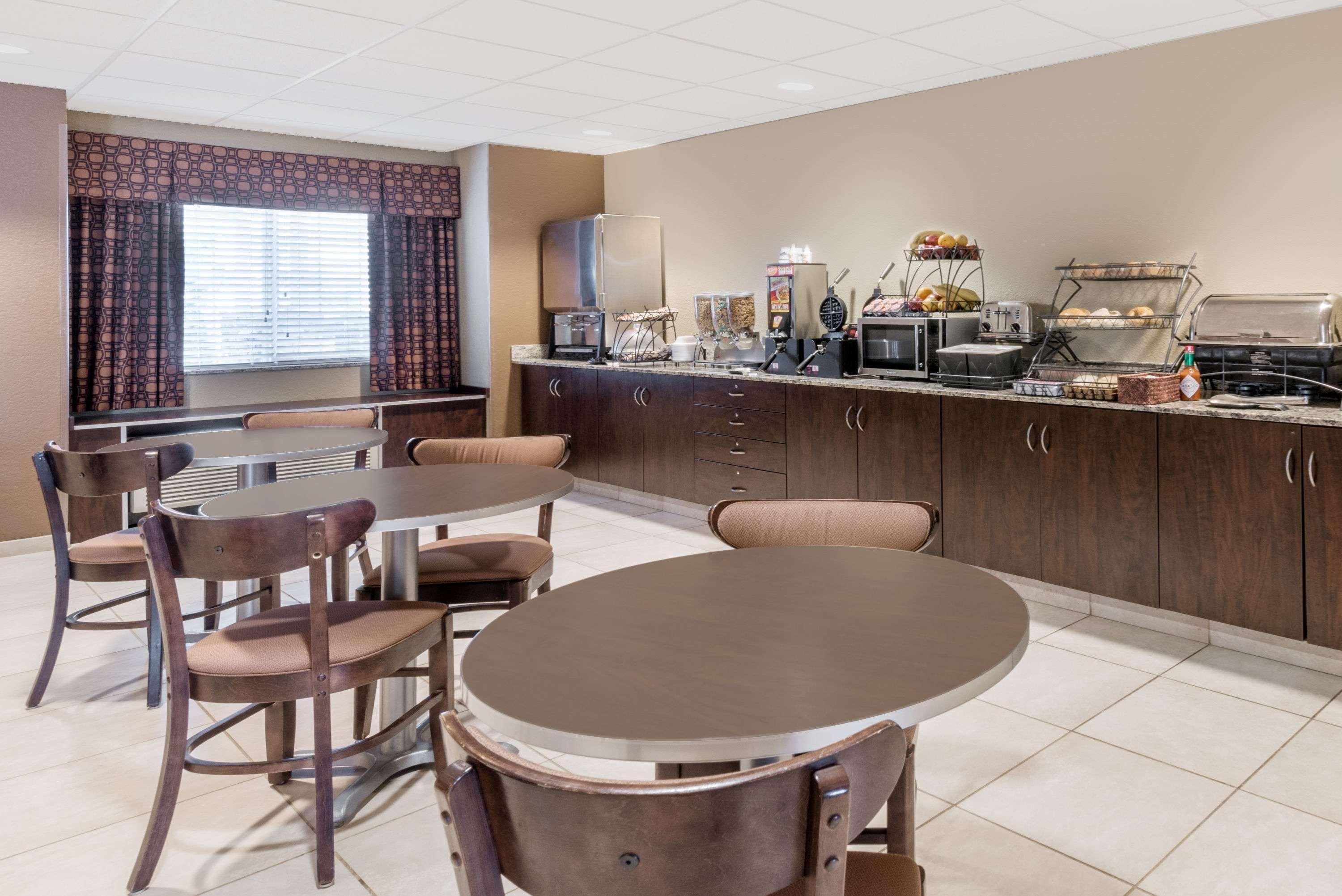 Microtel Inn & Suites By Wyndham Dickinson Exterior foto