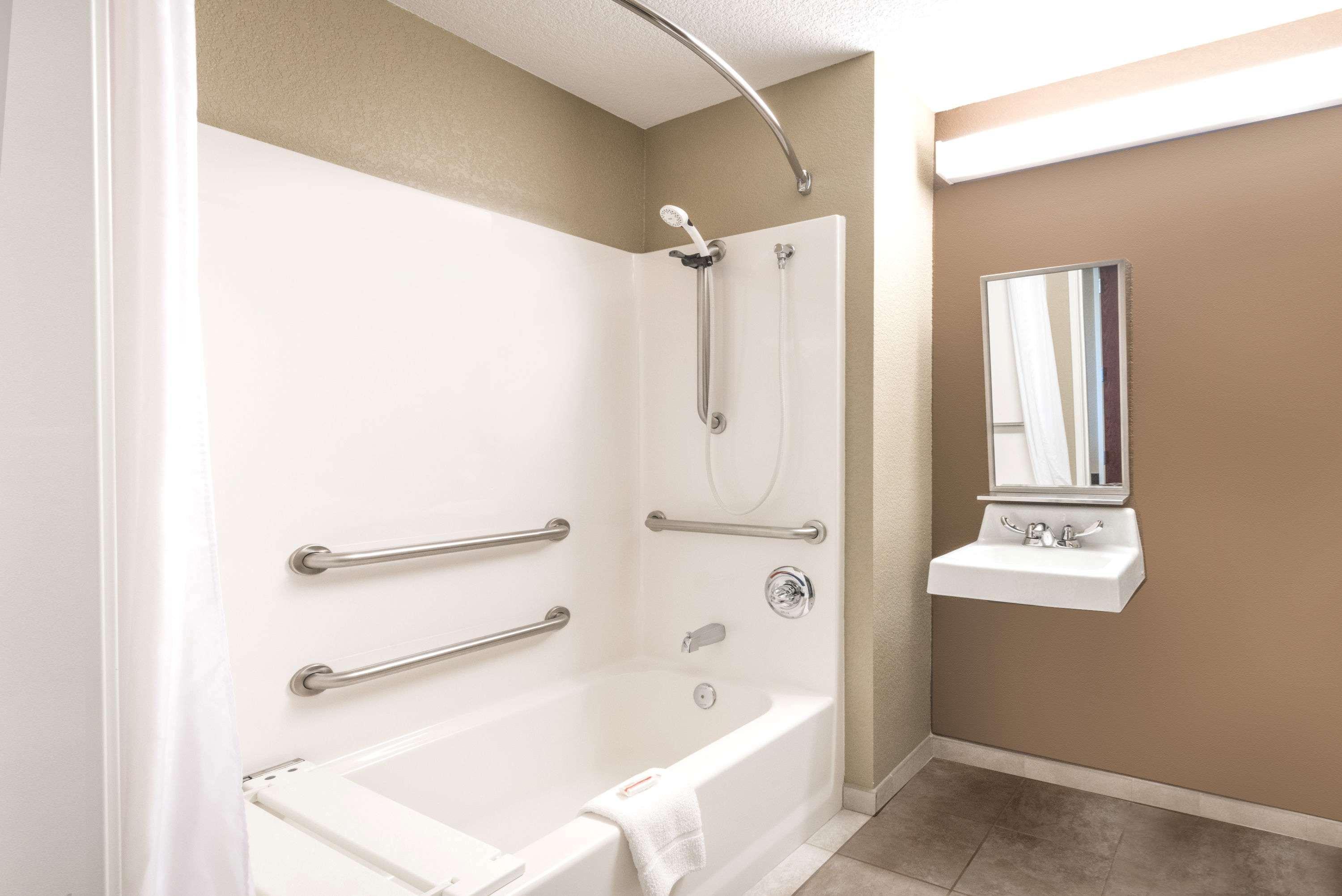 Microtel Inn & Suites By Wyndham Dickinson Exterior foto